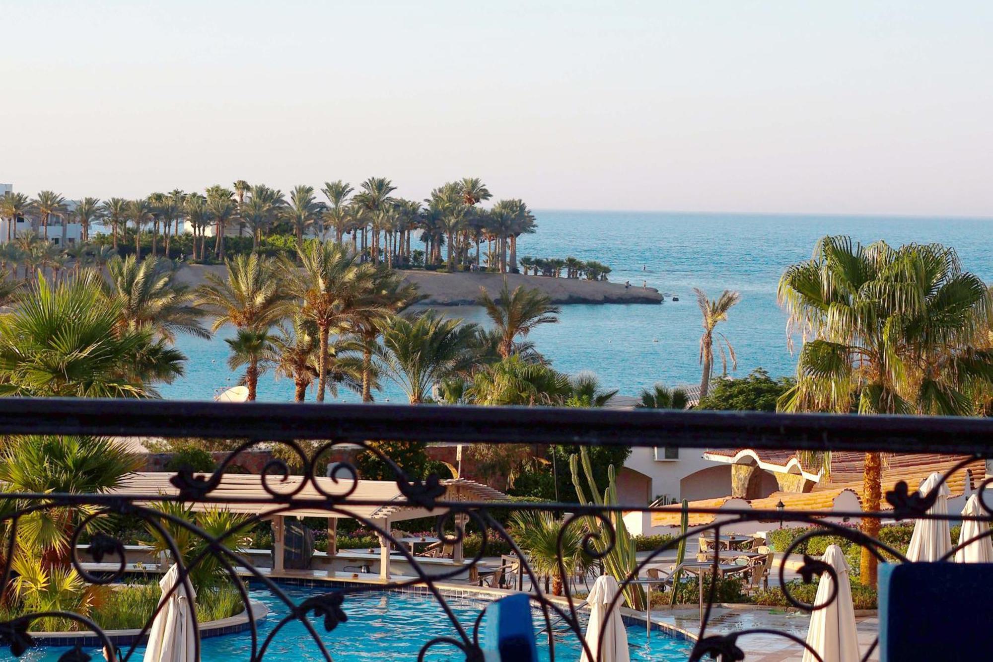 Royal Brayka Beach Resort Abu Dabab Exterior photo